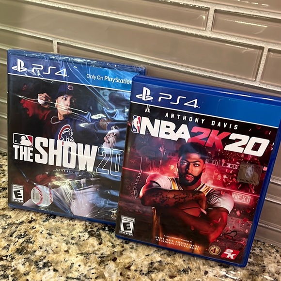 Lot of 2 PS4 games. NBA2k20 and TheSHOW20 - Picture 1 of 5